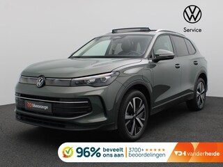 Volkswagen Tiguan 1.5 eHybrid Life Edition 204PK DSG Pano-Schuifdak, Trekhaak, 19" LM Velgen, Navi via apple carplay/android auto, Stoel-stuurverwarming, Keyless, Elektr. Achterklep, Side Assist