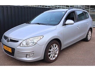 Hyundai i30 CW 1.6i Dynamic | trekhaak | LMV | apk 3-4-'27 | lees tekst