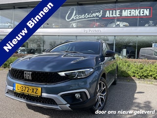 Fiat Tipo 1.0 Cross Airco - Achteruitrijcamera - Parkeersensoren - Navigatie - Stoelverwarming - U-connect - Licht metalen velgen 17 inch - Trekhaak afneembaar - Cruise control - Radio - Mistlampen - Bluetooth - Dakrails - Elektrische ramen - Extra getint glas achter - Led verlichting - Start/stop systeem - Nieuw bij ons geleverd