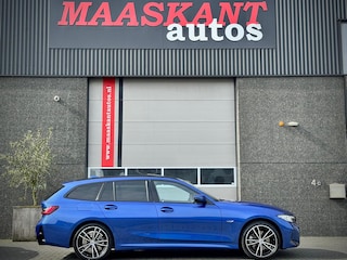 BMW 3-serie Touring (g21) 330e Xdrive / M-sport / Lci / Pano / Carbon / Stuurverwarming / Trekhaak / ONLY 40708KM!