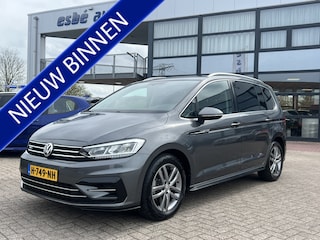 Volkswagen Touran 2.0 TDI Automaat R-Line Highline Navigatie Camera Adaptieve Cruise Dab Led Carplay Sport Comfortstoelen Stoelverwarming Hoge zit NL Auto