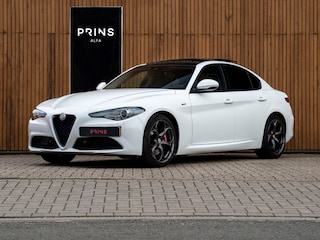 Alfa Romeo Giulia 2.0T Sprint 300pk | Veloce stoelen | Pano-dak | CarPlay | 19 inch