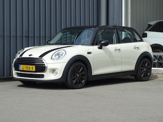 Mini Cooper 1.5 Business 5-Deurs | LED | Navi | Bluetooth