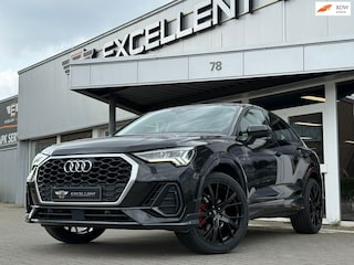 Audi Q3 35 TFSI Business | Black Edition