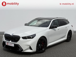 BMW 5-serie Touring M-Drivers Package Origineel NL Trekhaak Onderhoudscontract | Bowers&Wilkins | Stoelverwarming/Ventilatie | Head-Up