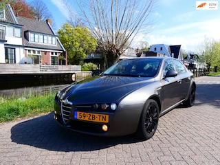 Alfa Romeo 159 1.9 JTS 161pk INRUILKOOPJE ZO MEENEMEN HANDEL EXPORT