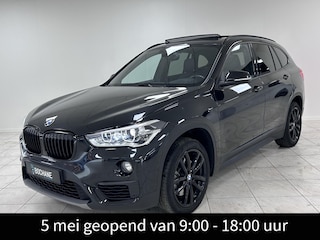 BMW X1 sDrive20i High Executive NAVIGATIE | PANORAMADAK | ACHTERUITRIJCAMERA | LEDEREN BEKLEDING