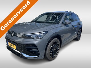 Volkswagen Tiguan 1.5 eTSI R-Line Business DSG Automaat Trekhaak wegklapbaar / Navigatie / R-line / Head-updisplay / App-Connect / 20"LM velgen