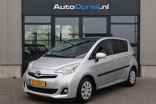 Toyota Verso-S 1.3 VVT-i Aspiration AUTOMAAT Clima, Cruise,camera, Pano dak, Trekhaak