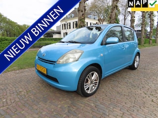 Daihatsu Sirion 2 1.0-12V Trend Airco Stuurbekrachtiging 5 Drs LM Velgen Trekhaak