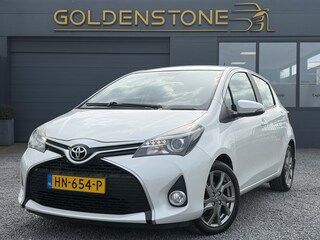 Toyota Yaris 1.3 VVT-i Dynamic 1e Eigenaar,Navi,Camera,Trekhaak,6 Bak,Clima,Cruise,Lm velgen,100pk,N.A.P,Bj 12-2015,Apk tot 12-2026