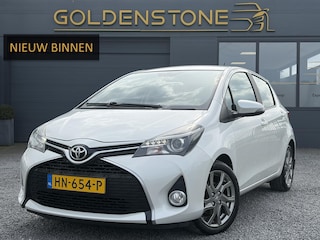 Toyota Yaris 1.3 VVT-i Dynamic 1e Eigenaar,Navi,Camera,Trekhaak,6 Bak,Clima,Cruise,Lm velgen,100pk,N.A.P,Bj 12-2015,Apk tot 12-2026