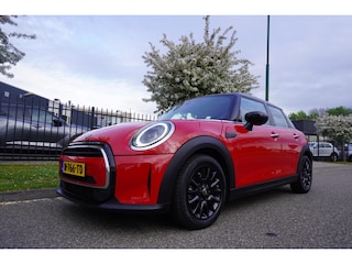 Mini Cooper 5-Deurs (f55) 1.5 136pk Buss Edit Clima Xenon Sportst Multi Media Groot