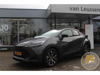 Toyota C-HR 1.8 HYBRID 140 FIRST EDITION STUUR/STOEL&WISSERVERW. LED SENSOREN V+A NAVI DODEHOEKDETECTIE DRAADLOOS TEL.LADER PRIVACY GLASS