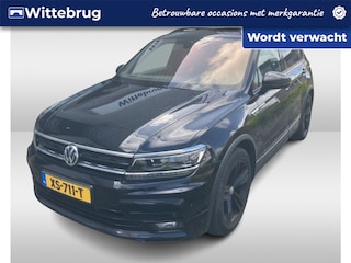 Volkswagen Tiguan 1.5 TSI ACT Highline Business R / R-line/ Panodak / Navi / Carplay /Trekhaak