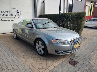 Audi A4 Cabriolet 3.2 FSI quattro Pro Line Trekhaak nieuwe apk