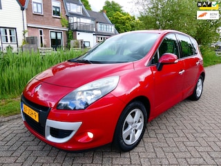 Renault Scénic 1.4 TCE 131pk Clima Cruise Navi Trekhaak 1300kg.