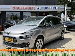 Citroën C4 SpaceTourer 7-Persoons 130 Pk Benzine * Navigatie * Keyless Start * DAB Radio * Climate & Cruise Control * L.M. Velgen & Michelin * Achteruitrij Parkeer Camera * Vingerhoets; Vierde Generatie Eersteklas Service. Al meer dan 100 jaar een begrip in de Brabantse Kempen.