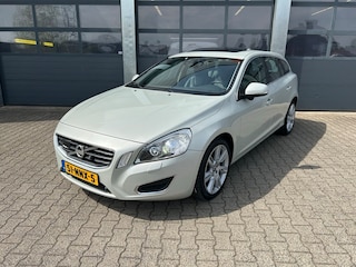 Volvo V60 2.0T 203pk Summum