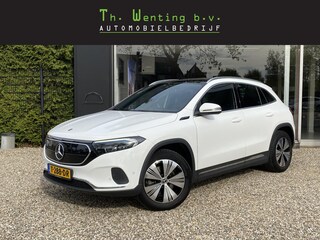 Mercedes-Benz EQA 300 4MATIC AMG Line 67 kWh | Panoramadak | Stoelverwarming | 1800kg Trekgewicht | Navigatie | Crusie Control | Achteruitrijcamera | Parkeersensoren | Apple Carplay/Android Auto |