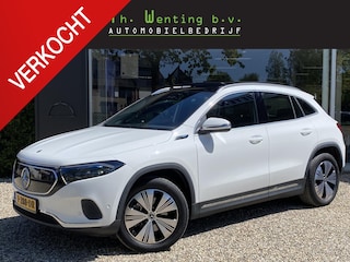 Mercedes-Benz EQA 300 4MATIC AMG Line 67 kWh | Panoramadak | Stoelverwarming | 1800kg Trekgewicht | Navigatie | Crusie Control | Achteruitrijcamera | Parkeersensoren | Apple Carplay/Android Auto |