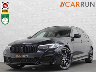 BMW 5-serie Touring 530e M-Sport | Panorama | 360 Camera | ACC | Harman-Kardon | Trekhaak | Keyless-Entry | Leder | Rij-Assist Pro | 19'' | Sfeerverlichting | Carplay | LED | Zonwering | Standkachel | Draadloos Laden | Dealer onderhouden |