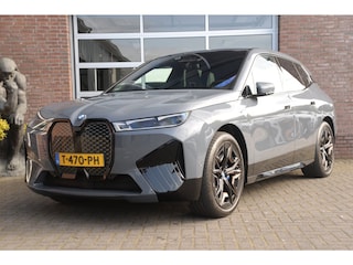 BMW iX M60 High Executive 112 kWh | B&W Diamond | Trekhaak | Service Incl. 2029 | Storm Bay