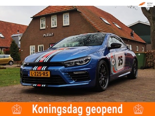 Volkswagen Scirocco 2.0 TSI R DSG. | Uniek | Porsche remmerij | Nieuwe Motor | Nieuwstaat | Panorama | Sportstoelen | Xenon |