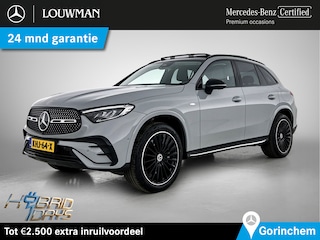 Mercedes-Benz GLC 300 e 4MATIC AMG Plug-In Hybride AMG line | Night Pakket | Trekhaak | Panorama Schuif-Kanteldak | 20 Inch AMG Velgen | Memory Voorstoelen. Inclusief 24 maanden Mercedes-Benz Certified garantie voor Europa.