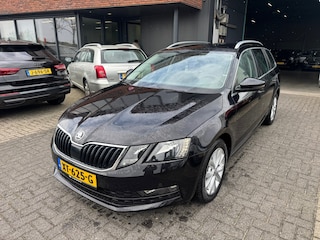 Skoda Octavia Combi 1.0 TSI Business AUTOMAAT CAMERA TREKHAAK CRUISE KEYLESS ORIG NL NAP