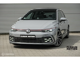 Volkswagen Golf 2.0 TSI GTI | IQ.Light | HUD | Pano | Stoelverw en ventilatie | DCC | ACC | Vienna Leder | Stuurwielverw. | Moonstone Grey | Carplay | Trekhaak