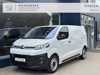 Citroën Jumpy 2.0 BlueHDI 145 PK L2 Club | Automaat | Zakelijk BPM Vrij | 3-Zits | Slechts 14.670 KM | Navigatie | Airco | Volledige Betimmering Laadruimte | Adaptieve Cruise Control | Dode Hoek Detectie | Apple Carplay & Android Auto | DAB+ Radio | Mistlampen | Parkeersensoren V+A |