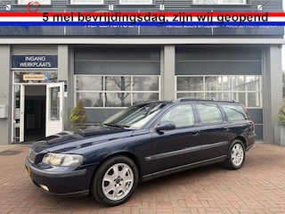 Volvo V70 2.4 T Geartronic Trekhaak,Clima Bj 2000 Leuk beginner auto !!