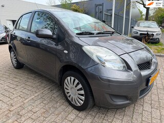 Toyota Yaris 1.0 VVTi Acces 5 deurs,l airco, elec pakket apk t/m 11-2026, 161.000 km dealer onderhouden, rijd perfect, nette auto