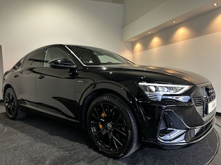 Audi E-tron 55 quattro S edition 95 kWh Panoramadak | B&O | HUD | LMV 21'' Wordt verwacht