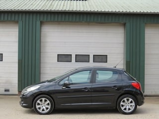 Peugeot 207 1.6-16V XT