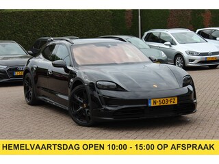 Porsche Taycan 4 93 kWh / Vol opties! / Panoramadak / 360Camera / Head-up / Achterasbesturing / Luchtvering / Sportdesign&Chrono / Adaptieve Stoelen / 21'' / Bose / Keyless / Stoelverwarming 4x / Stuurverwarming / D