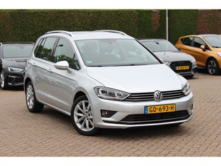 Volkswagen Golf Sportsvan 1.4 TSI Highline 126pk / Navigatie / Parkeerhulp V+A / Xenon / 17'' / Stoelverwarming / Cruise Control
