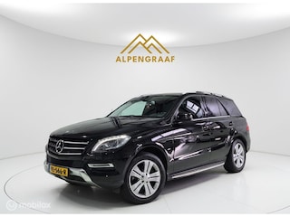 Mercedes-Benz M-klasse 250 BlueTEC Luchtvering Xenon Led Leder in nette staat Luchtvering nieuw.