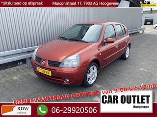 Renault Clio 1.2-16V Community met Airconditioning, LM & nw. APK – Inruil Mogelijk –
