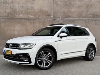 Volkswagen Tiguan 1.5 TSI Highline Business R-line | Trekhaak | Panoramadak | 1ste eigenaar | Dealer onderhouden | Adaptieve Cruise |