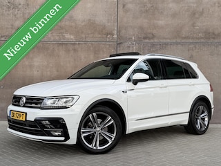 Volkswagen Tiguan 1.5 TSI Highline Business R-line | Trekhaak | Panoramadak | 1ste eigenaar | Dealer onderhouden | Adaptieve Cruise |