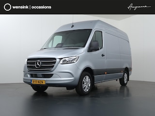 Mercedes-Benz Sprinter 319 CDI L2 H2 Select | 3 zits | LED Koplampen | Lichtmetalen Velgen | Achteruitrijcamera | Stoelverwarming | Parkeersensoren Achter | Wand Betimmering |