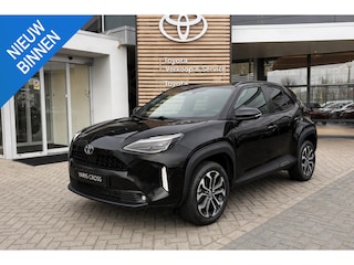 Toyota Yaris Cross 1.5 Hybrid 115 First Edition APPLE/ANDROID STOEL/STUURVERWARMING NAVI AD-CRUISE PRIVACY-GLASS 17"LM-VELGEN