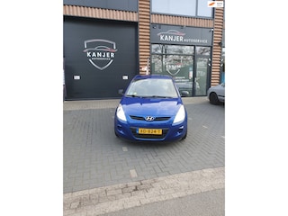 Hyundai i20 1.2i Business Edition AIRCO Nieuwe Koppeling 2 Sleutels LED