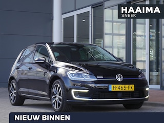 Volkswagen Golf E-DITION | Warmtepomp | Digitaal instrumentenpaneel | Parkeer assistent | Led koplampen | 17 inch lichtmetaal | Achteruitrijcamera | Apple carplay/Android auto | Stoelverwarming |