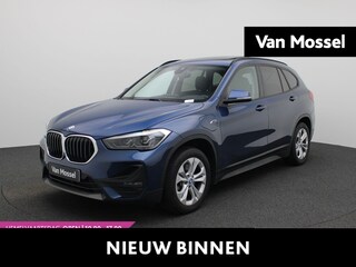 BMW X1 xDrive25e | Schuif/Kanteldak | LED Koplampen | Privacy Glass | Stoelverwarming | Elektrische Kofferklep |