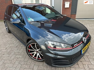 Volkswagen Golf 2.0 TSI GTI / Navi / Camera / PDC / Carplay / Stoelverwarming
