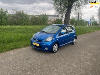 Toyota Aygo 1.0-12V Dynamic Blue Airco 4 deurs Toerenteller Lm Velgen
