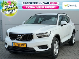 Volvo XC40 T2 129pk Momentum Core Automaat | Climate control | Navigatie | Lm-velgen | Apple / Android | Cruise control